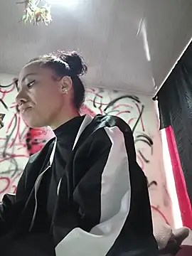 Snapshot of CharlotteKravizz chatting on 02.26.26 CharlotteKravizz online show from 02.26.26