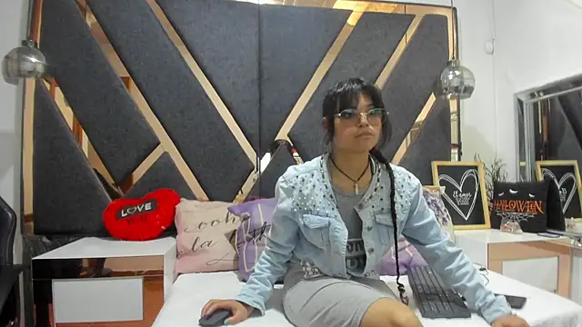 Snapshot of Maggyx chatting on 02.11.26 Maggyx online show from 02.11.26