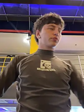 ARON LUXX online show from 04.19.26