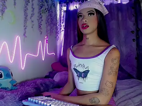 DahliaGill online show from 07.21.26
