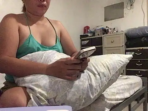 Snapshot of lady_candy85 chatting on 02.09.26 lady candy85 online show from 02.09.26