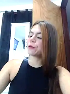Snapshot of EmiNavarro chatting on 08.02.26 EmiNavarro online show from 08.02.26