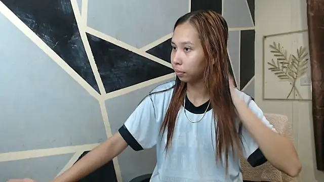 Snapshot of Charming_lexi chatting on 04.22.26 Charming lexi online show from 04.22.26