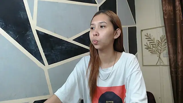 Snapshot of Charming_lexi chatting on 04.26.26 Charming lexi online show from 04.26.26