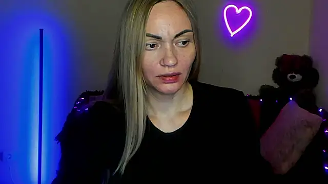 Snapshot of BlondMikey22 chatting on 04.19.26 BlondMikey22 online show from 04.19.26