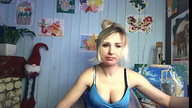 Snapshot of HarleyWidLife chatting on 02.09.26 HarleyWidLife online show from 02.09.26