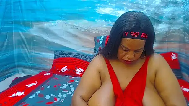 Snapshot of MatureTemptress chatting on 05.30.26 MatureTemptress online show from 05.30.26