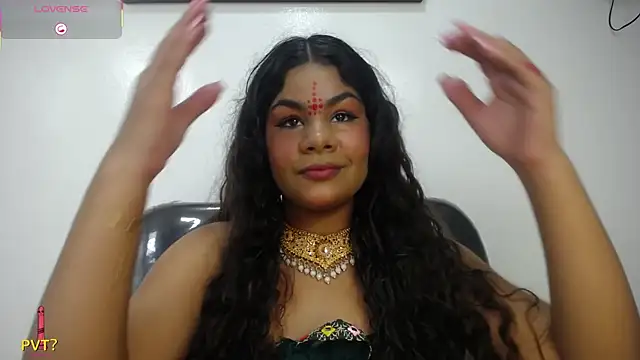 Snapshot of yaazhinii chatting on 05.22.26 yaazhinii online show from 05.22.26
