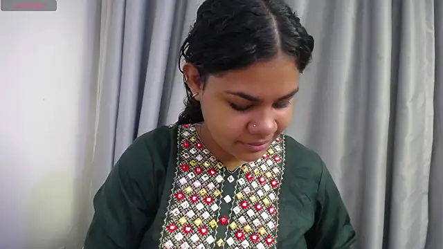 Snapshot of yaazhinii chatting on 06.16.26 yaazhinii online show from 06.16.26