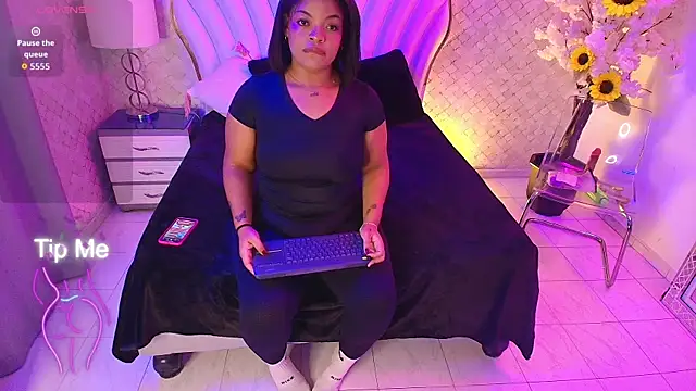 YazminJenner online show from 06.11.26