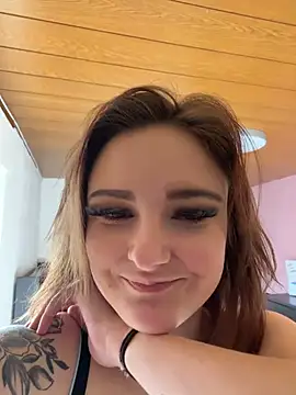 ViviLuu online show from 03.10.26