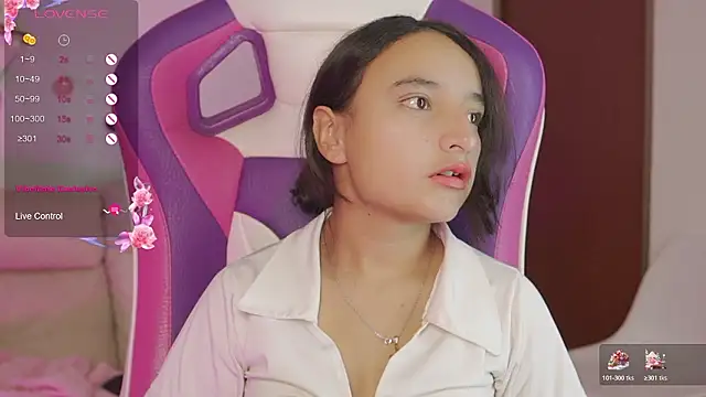  emily jonexs online show from 02.15.26