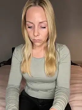 emily-becker22 online show from 04.21.26