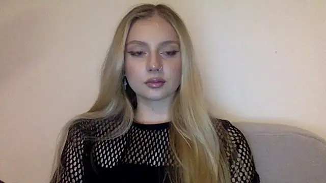 Snapshot of MayaWetDream chatting on 02.25.26 MayaWetDream online show from 02.25.26