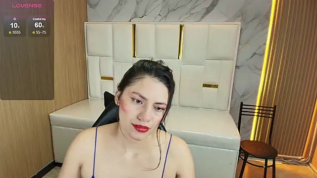 Snapshot of rox_luxury_tf chatting on 03.25.26 rox luxury tf online show from 03.25.26