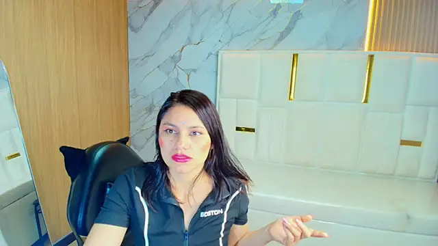 Snapshot of rox_luxury_tf chatting on 04.16.26 rox luxury tf online show from 04.16.26