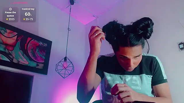 Snapshot of Zonce_shimer chatting on 02.20.26 Zonce shimer online show from 02.20.26