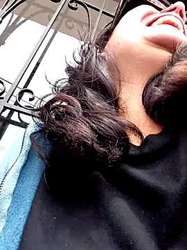 Snapshot of Mari-98 chatting on 02.21.26 Mari-98 online show from 02.21.26