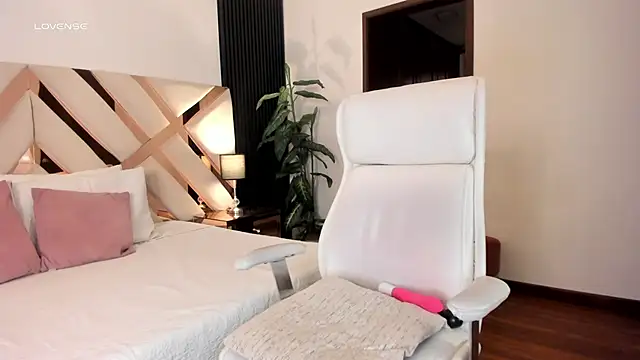 missthailand  online show from 04.14.26