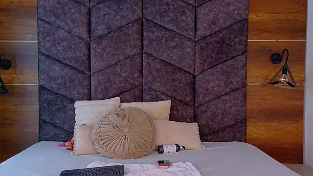 Snapshot of FernandaBrown__ chatting on 02.24.26 FernandaBrown online show from 02.24.26