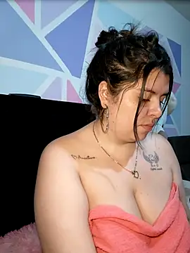 Snapshot of Thalia_xx chatting on 02.28.26 Thalia xx online show from 02.28.26