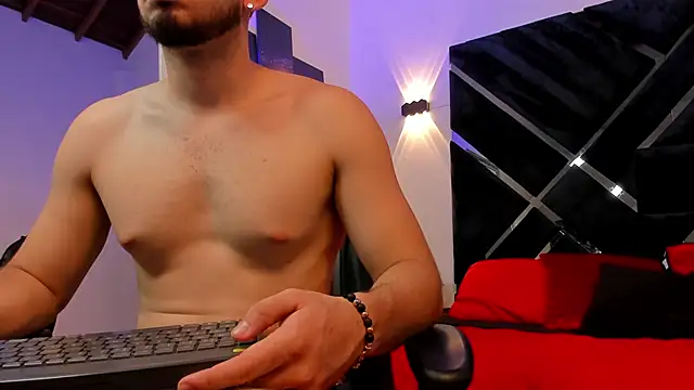 Logan Wolf-js online show from 04.12.26