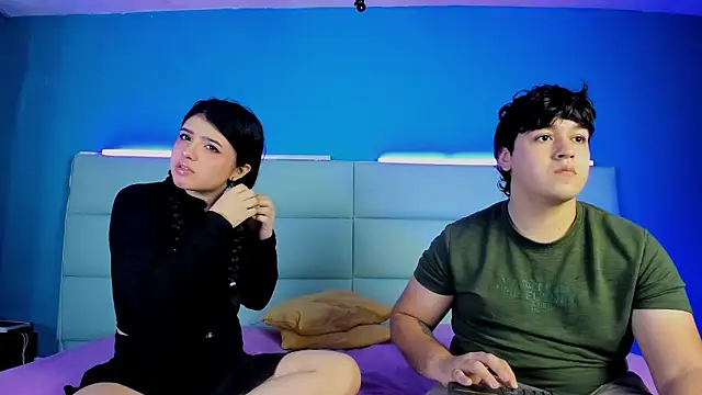 Snapshot of EmilyAndAndrew chatting on 02.10.26 EmilyAndAndrew online show from 02.10.26