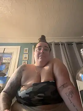 Snapshot of kayleighgirl chatting on 05.24.26 kayleighgirl online show from 05.24.26