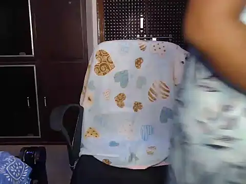 VixenNandhu online show from 04.18.26