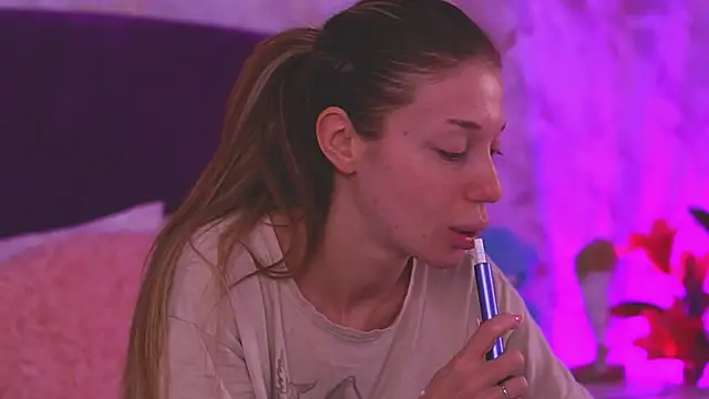 EllinaNuria online show from 03.20.26