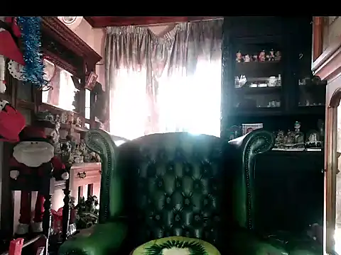 Snapshot of cosmicstar chatting on 02.10.26 cosmicstar online show from 02.10.26