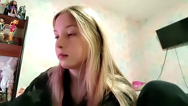 Snapshot of TiaBIanks chatting on 03.02.26 TiaBIanks online show from 03.02.26