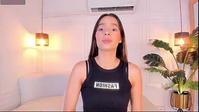 Nicole Whittee online show from 04.15.26