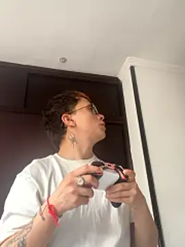 Snapshot of SimonMasseel chatting on 02.13.26 SimonMasseel online show from 02.13.26