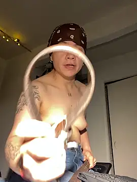 Snapshot of SimonMasseel chatting on 02.17.26 SimonMasseel online show from 02.17.26