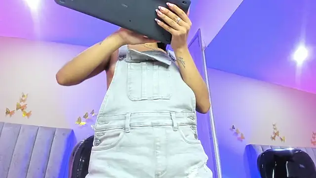 Snapshot of Emma_Hearts chatting on 02.21.26 Emma Hearts online show from 02.21.26