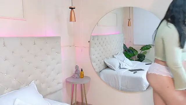 AnnaiTaylor online show from 02.11.26