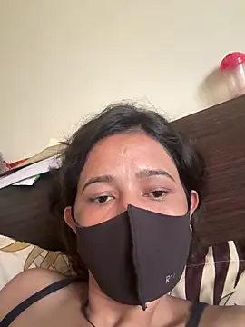 Snapshot of raavigirl chatting on 02.23.26 raavigirl online show from 02.23.26