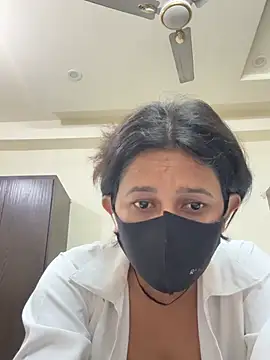 Snapshot of raavigirl chatting on 02.23.26 raavigirl online show from 02.23.26