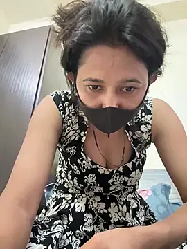 Snapshot of raavigirl chatting on 02.24.26 raavigirl online show from 02.24.26