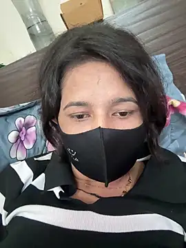 Snapshot of raavigirl chatting on 02.26.26 raavigirl online show from 02.26.26