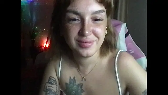 Snapshot of dyllala chatting on 07.16.26 dyllala online show from 07.16.26