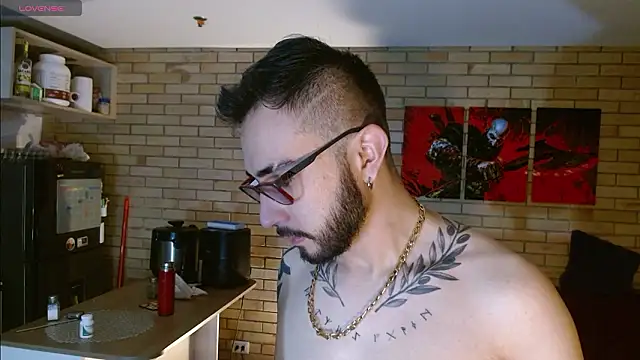 Snapshot of dave_wolf7 chatting on 02.11.26 dave wolf7 online show from 02.11.26