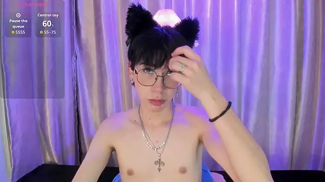 Demian Hush online show from 04.17.26