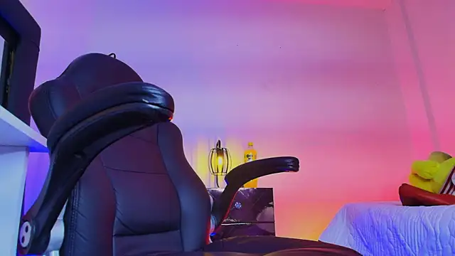 Axell Kussh online show from 03.20.26