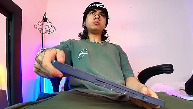 Axell Kussh online show from 03.29.26