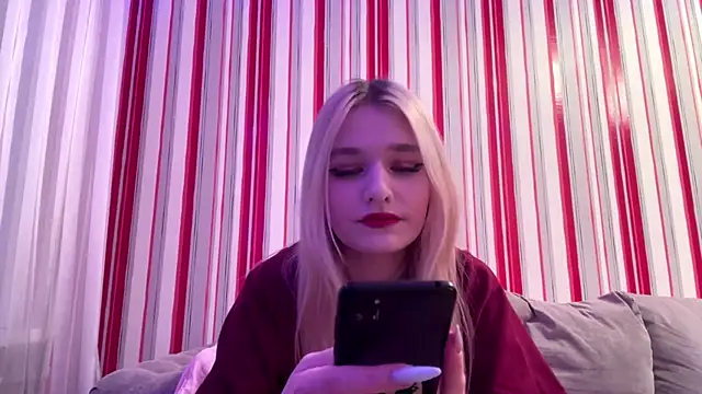 Snapshot of MiaBerlateen chatting on 02.19.26 MiaBerlateen online show from 02.19.26