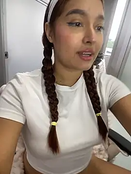 Snapshot of Emily_Harpeer chatting on 02.12.26 Emily Harpeer online show from 02.12.26