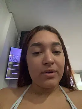 Snapshot of Emily_Harpeer chatting on 03.04.26 Emily Harpeer online show from 03.04.26