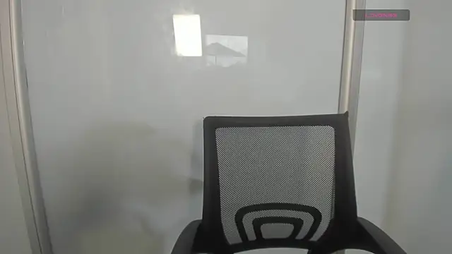 Snapshot of Emily_Harpeer chatting on 04.19.26 Emily Harpeer online show from 04.19.26